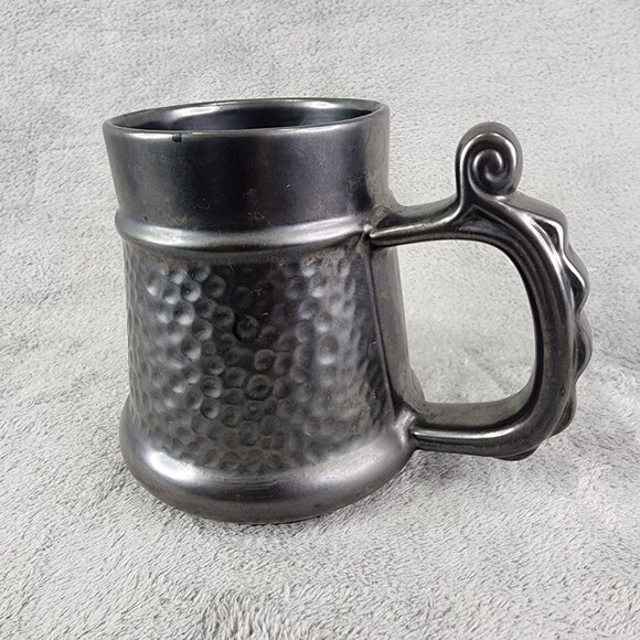 Vintage Pewter Beer Stein With Ornate Handle & Hammered Design Made In England - Picture 4 of 9